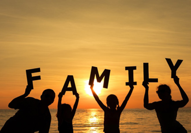 Gia đình: Gia đình là nơi bạn có thể tìm thấy tình yêu và sự cảm thông. Hãy cùng xem những hình ảnh đầm ấm gia đình để cảm nhận tình yêu thương của mọi người. Những khoảnh khắc đó sẽ hiện diện trong trái tim bạn và giúp bạn thấy sự quan trọng của việc giữ gìn gia đình.