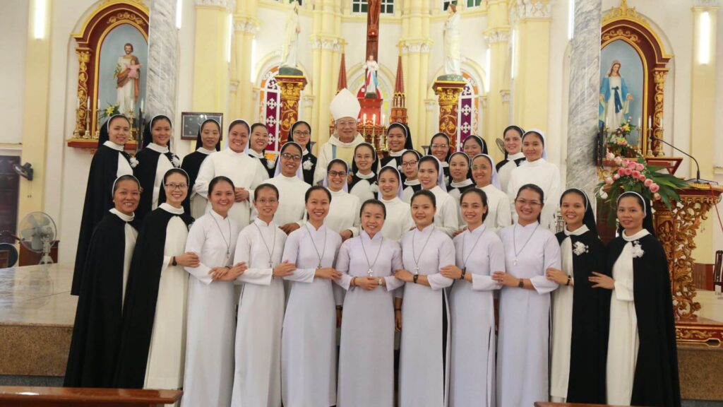 Thánh lễ gia nhập Tiền Tập Viện, Tập Viện và tuyên lại lời khấn