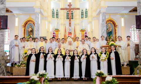 Hồng Ân Tiên Khấn và 25 năm Khấn Dòng - Hiệp Hội Đa Minh Tin Mừng