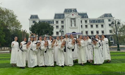 Hội-nhập-đời-thánh-hiến